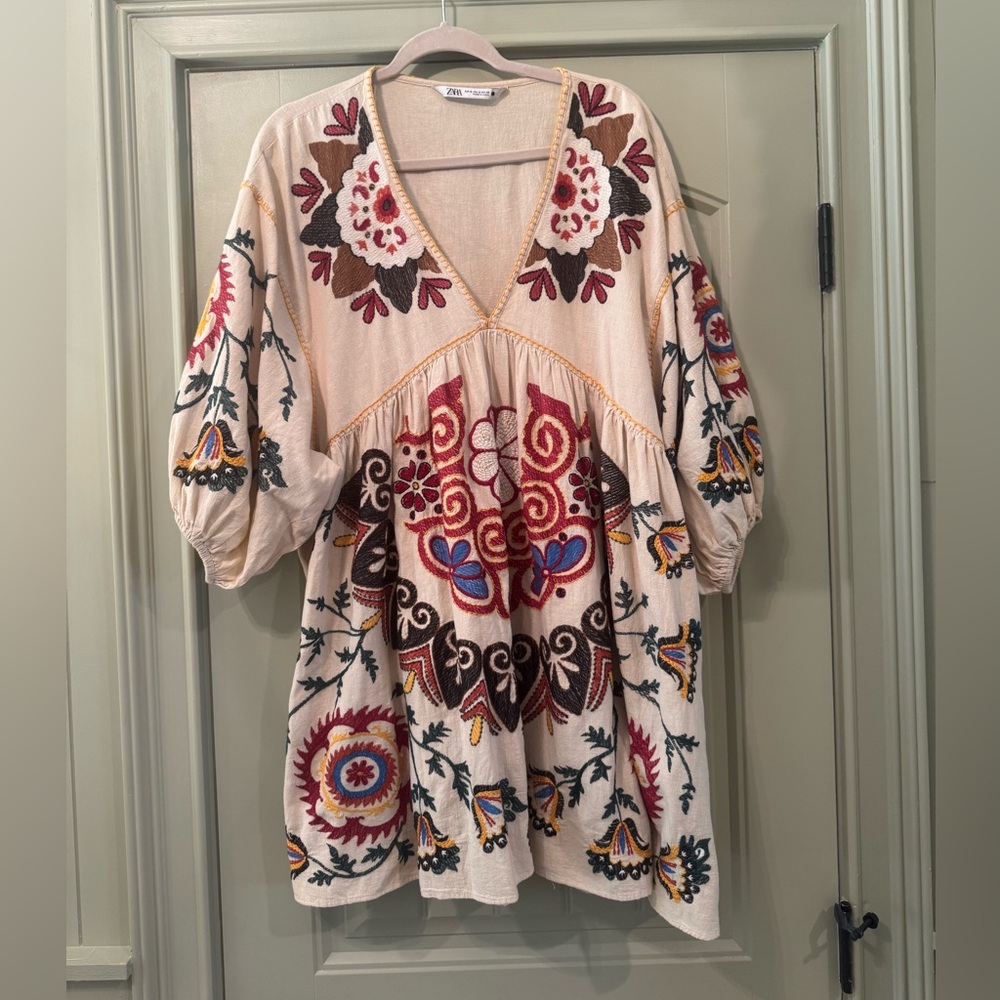 ZARA Women’s Embroidered Boho Floral Dress Size Medium NWOT! Spring/Summer